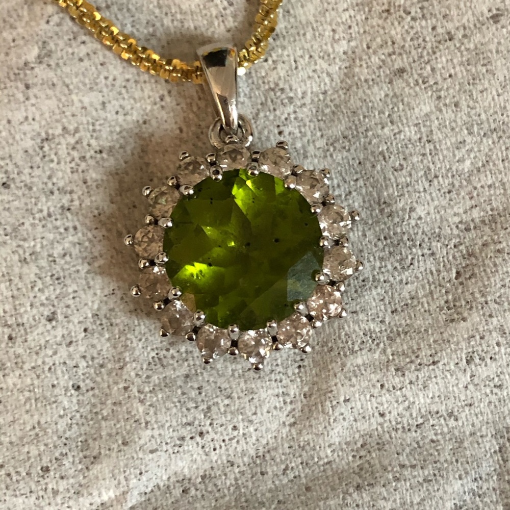 Peridot green color DK 925